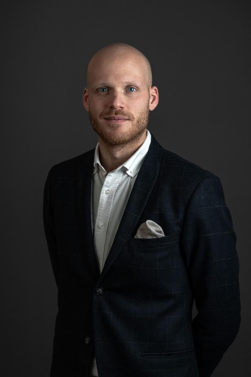 broker